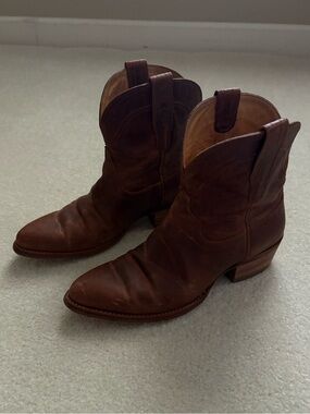 Tecovas Women’s The Lucy Distressed Leather Ankle Cowboy Boots. Size 9.